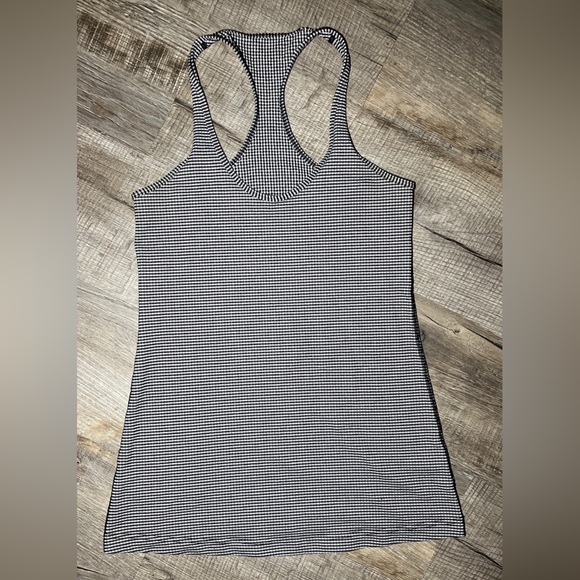 Lululemon Black & White Gingham Racerback Tank Top - Size 6 - Picture 3 of 10